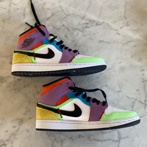 Air Jordan 1 mid SE “Lightbulb”